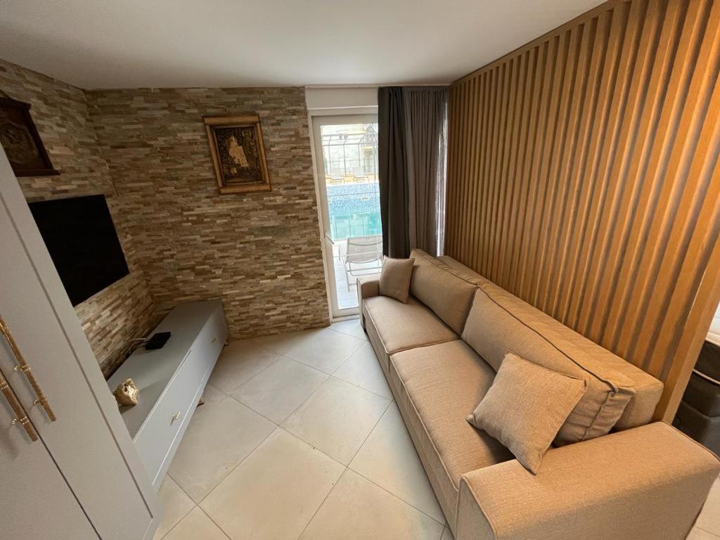 Villa With Pool & Garden Apartment 1 Ognjen Tivat Extérieur photo